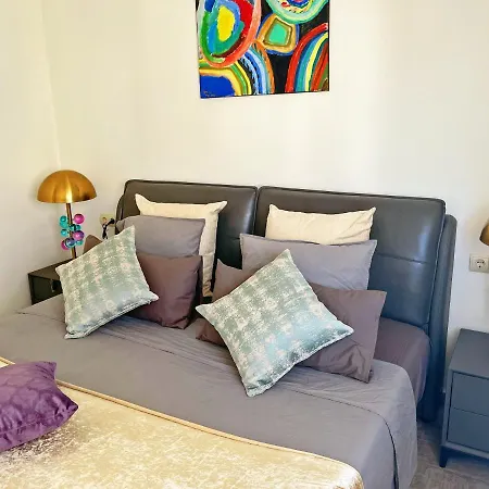 Cheerful Townhouse Center 5 Bedrooms Pool And Terrace * Sitges