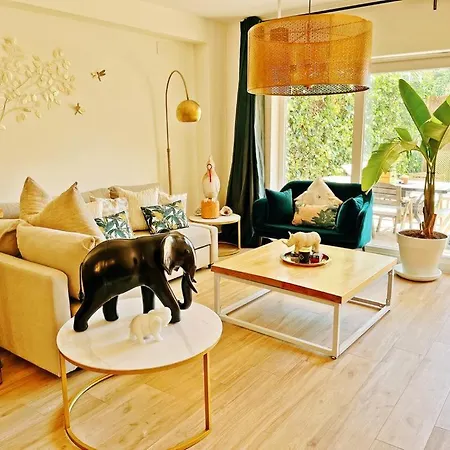 Cheerful Townhouse Center 5 Bedrooms Pool And Terrace Sitges