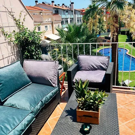 Сasa de vacaciones Cheerful Townhouse Center 5 Bedrooms Pool And Terrace