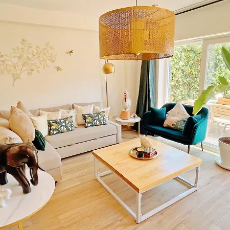 Сasa de vacaciones Cheerful Townhouse Center 5 Bedrooms Pool And Terrace *