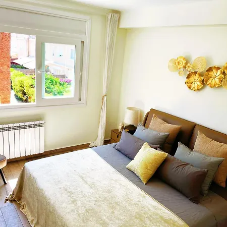 Cheerful Townhouse Center 5 Bedrooms Pool And Terrace * シッチェス
