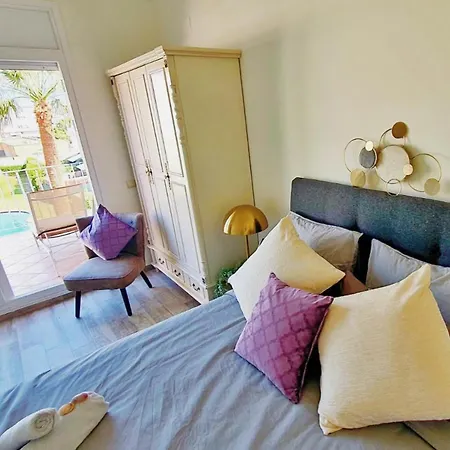 Ferienhaus Cheerful Townhouse Center 5 Bedrooms Pool And Terrace *