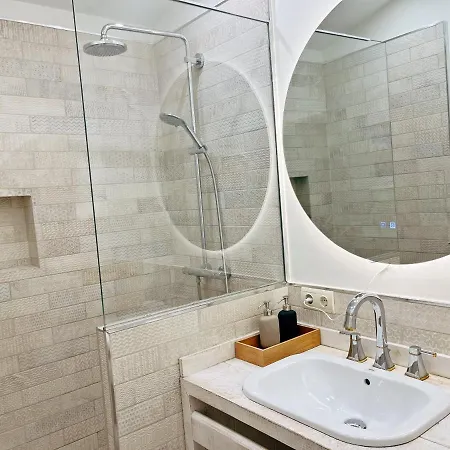 Cheerful Townhouse Center 5 Bedrooms Pool And Terrace Ferienhaus *