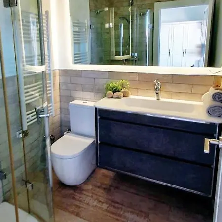 Cheerful Townhouse Center 5 Bedrooms Pool And Terrace Ferienhaus